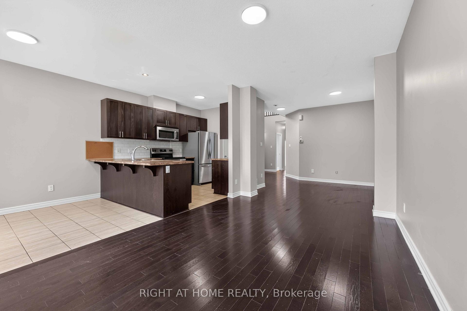 Photo 28 of 628 Moorpark Avenue, Ottawa, Kanata - Emerald Meadows/Trailwest — HOMEH