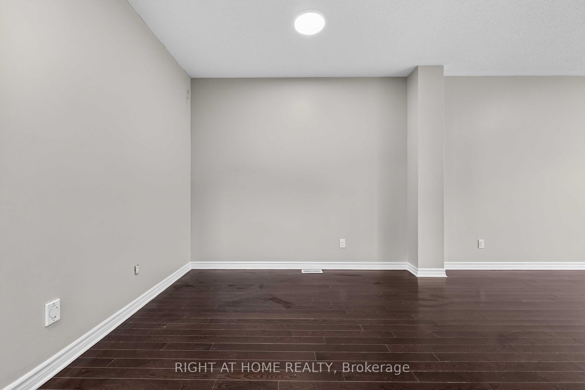 Photo 29 of 628 Moorpark Avenue, Ottawa, Kanata - Emerald Meadows/Trailwest — HOMEH
