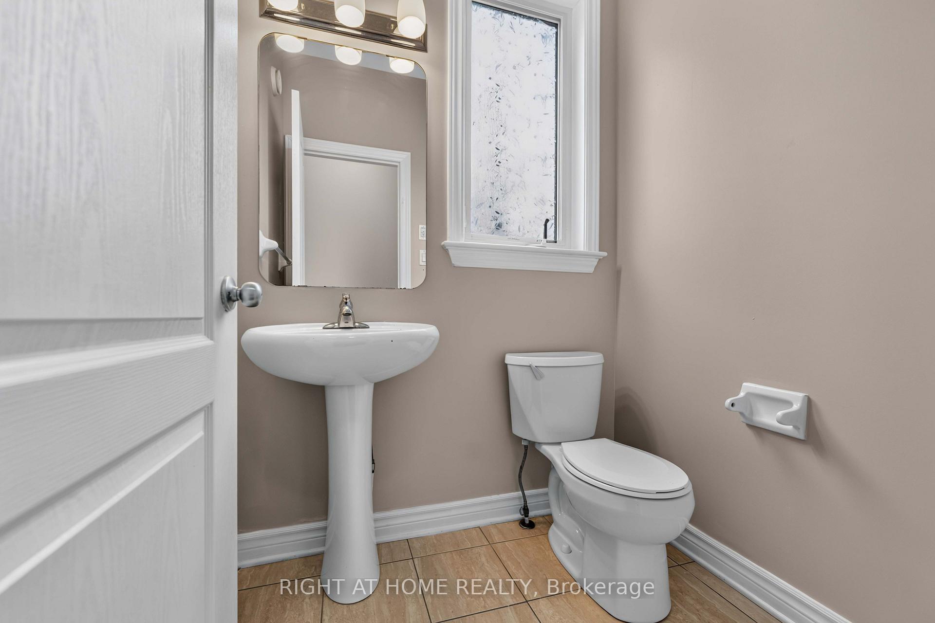 Photo 30 of 628 Moorpark Avenue, Ottawa, Kanata - Emerald Meadows/Trailwest — HOMEH