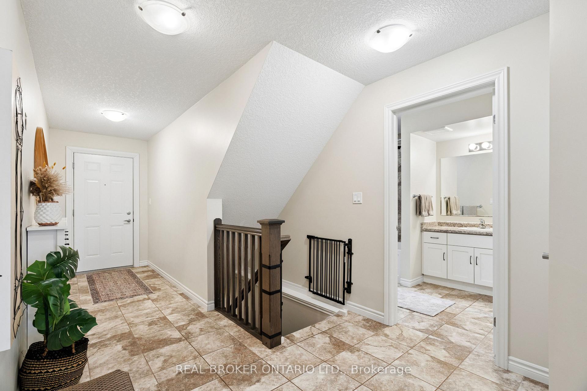 Photo 15 of Unit 9B, 9 Guthrie Lane, Guelph/Eramosa, Rockwood — HOMEH