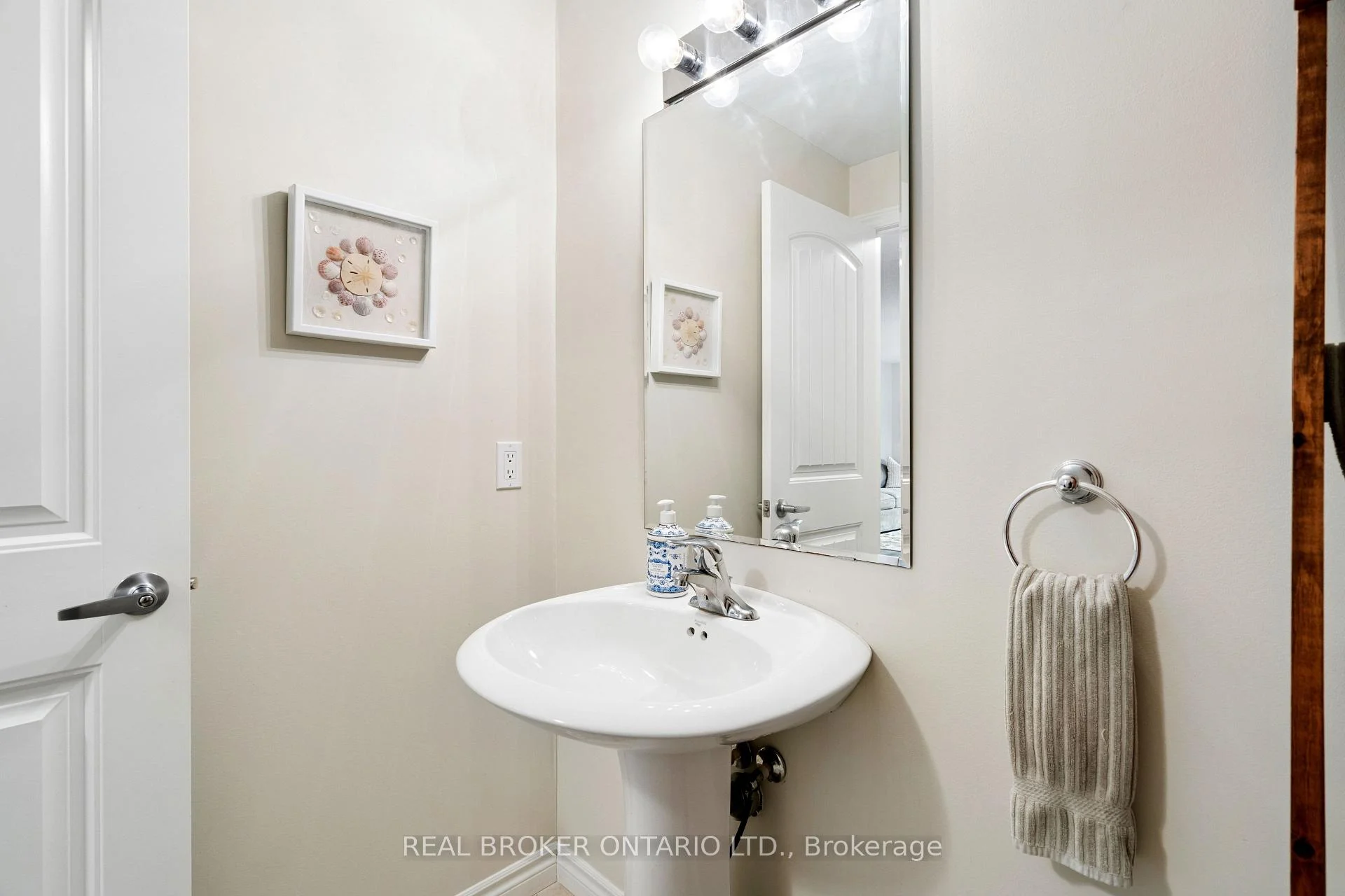 Photo 37 of Unit 9B, 9 Guthrie Lane, Guelph/Eramosa, Rockwood — HOMEH