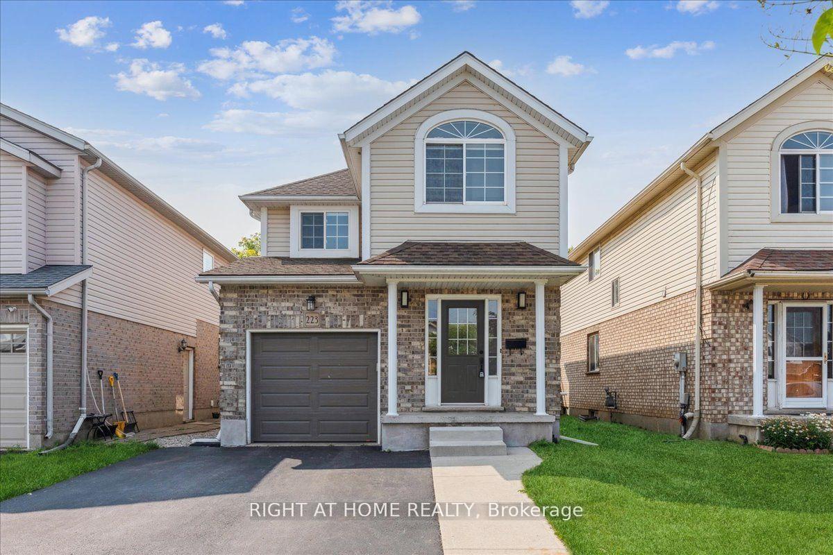 Photo 1 of 223 Grey Fox Drive, Kitchener, Larentian West — HOMEH