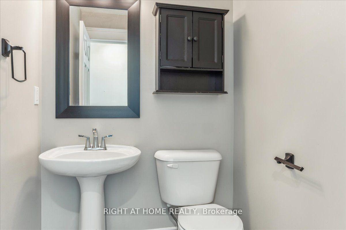 Photo 9 of 223 Grey Fox Drive, Kitchener, Larentian West — HOMEH