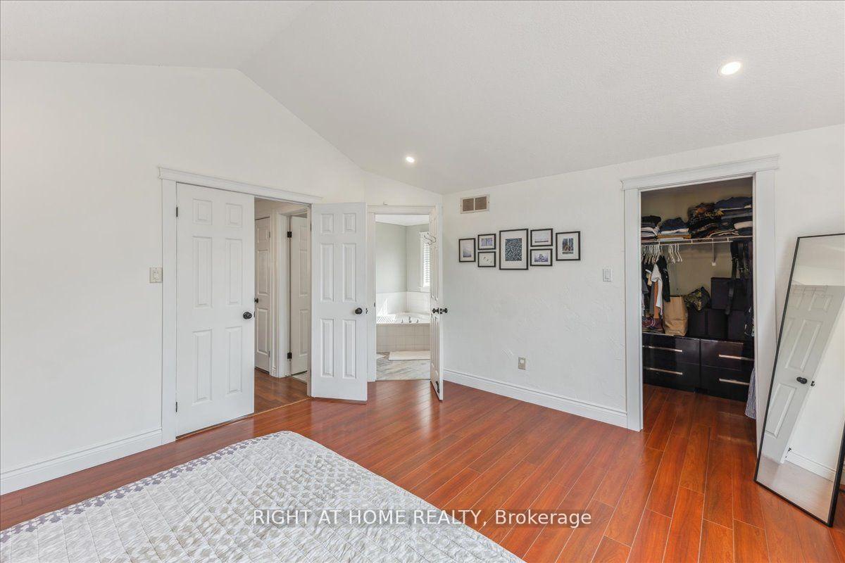Photo 12 of 223 Grey Fox Drive, Kitchener, Larentian West — HOMEH