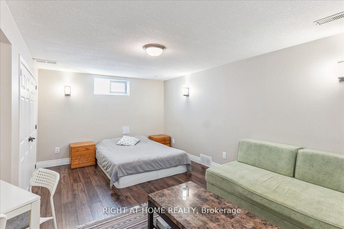 Photo 19 of 223 Grey Fox Drive, Kitchener, Larentian West — HOMEH