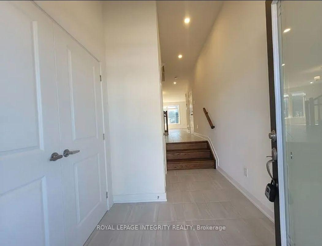 Photo 5 of 32 overberg Way, Ottawa, Kanata - Emerald Meadows/Trailwest — HOMEH