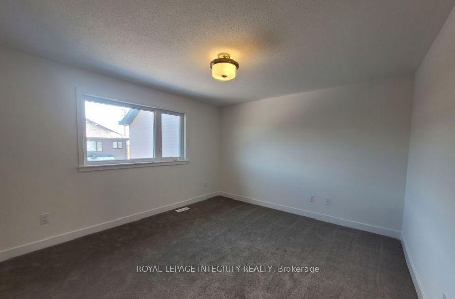 Photo 7 of 32 overberg Way, Ottawa, Kanata - Emerald Meadows/Trailwest — HOMEH