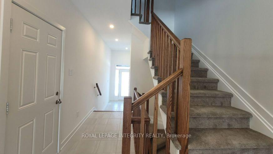 Photo 8 of 32 overberg Way, Ottawa, Kanata - Emerald Meadows/Trailwest — HOMEH