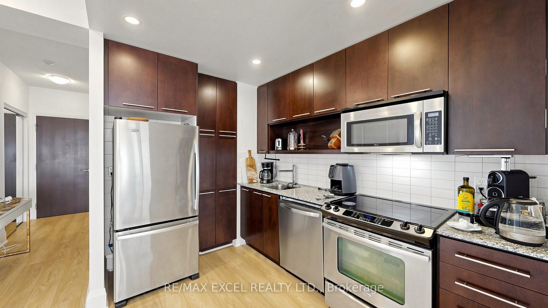 Photo 9 of Unit 602, 100 Harrison Garden Boulevard, North York, Willowdale East — HOMEH