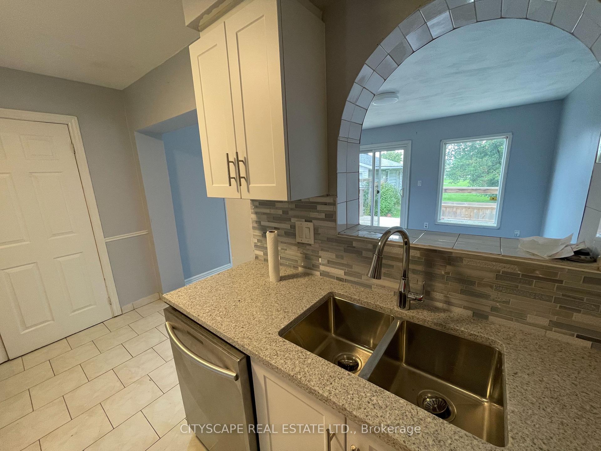 Photo 3 of 594 Bunting Road, St. Catharines, Bunting/Linwell — HOMEH