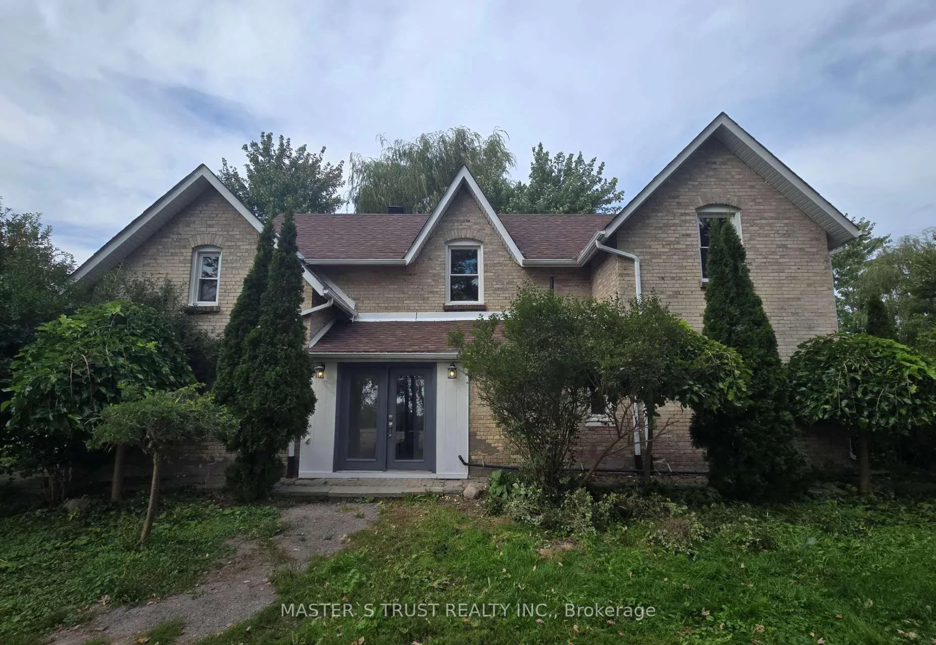 Photo of 22156 Leslie Street N
