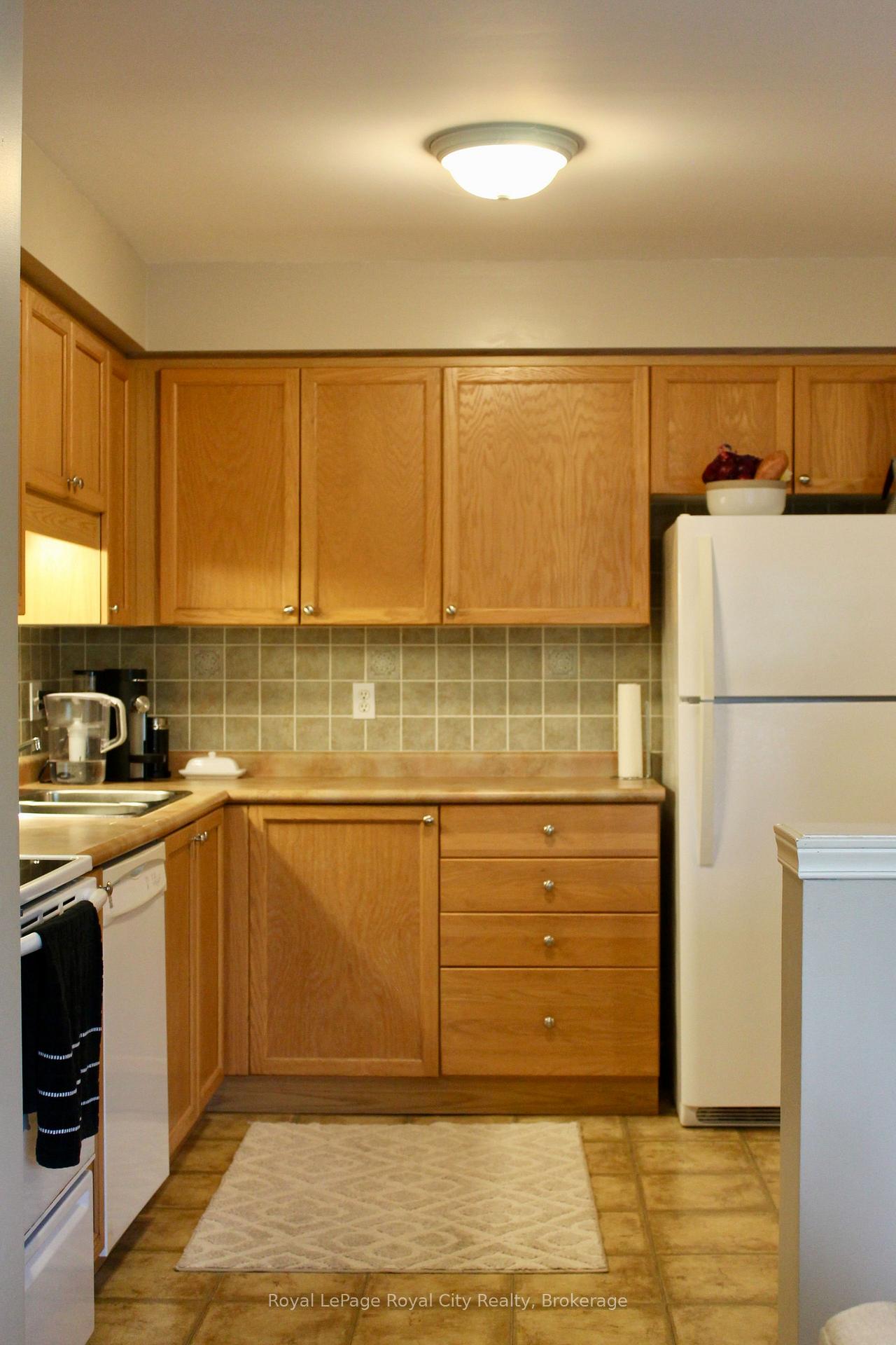 Photo 13 of Unit 41, 151 Clairfields Drive E, Guelph, Pineridge/Westminster Woods — HOMEH