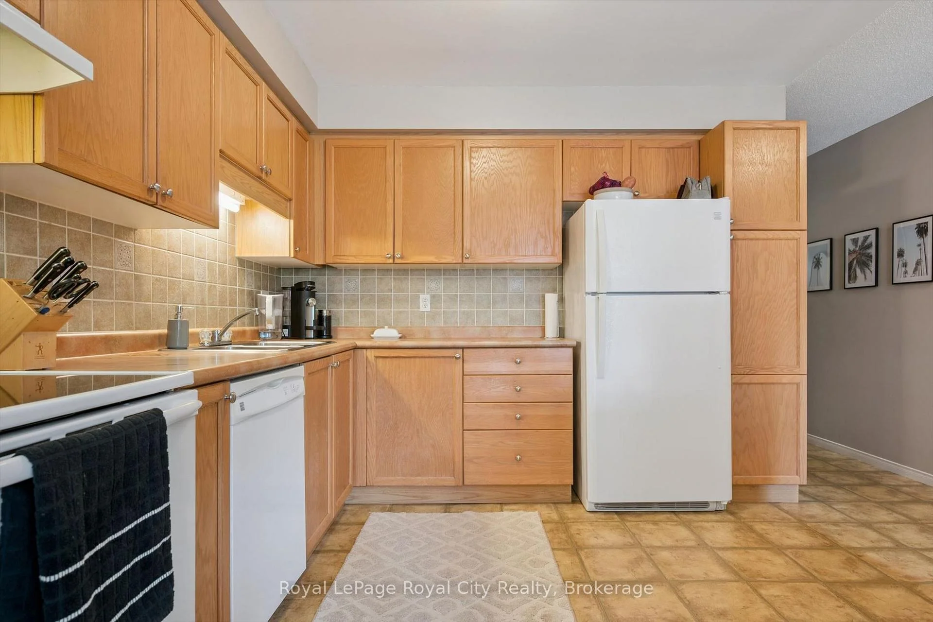 Photo 37 of Unit 41, 151 Clairfields Drive E, Guelph, Pineridge/Westminster Woods — HOMEH