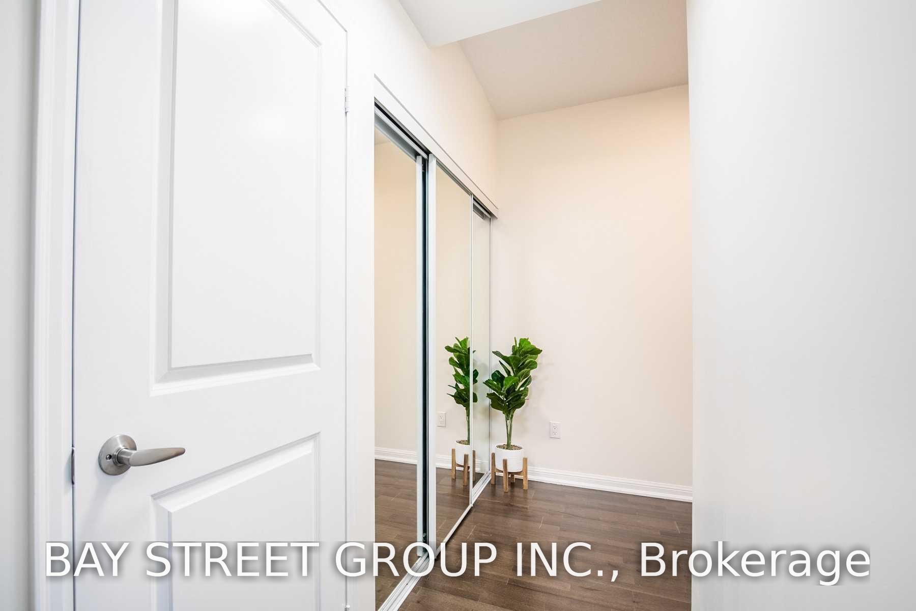 Photo 6 of Unit 1801, 628 Fleet Street, Toronto, Niagara — HOMEH