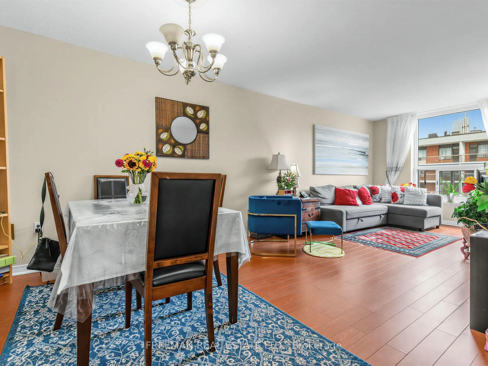 Photo 3 of Unit 910, 11 Thorncliffe Park Drive, Toronto, Thorncliffe Park — HOMEH