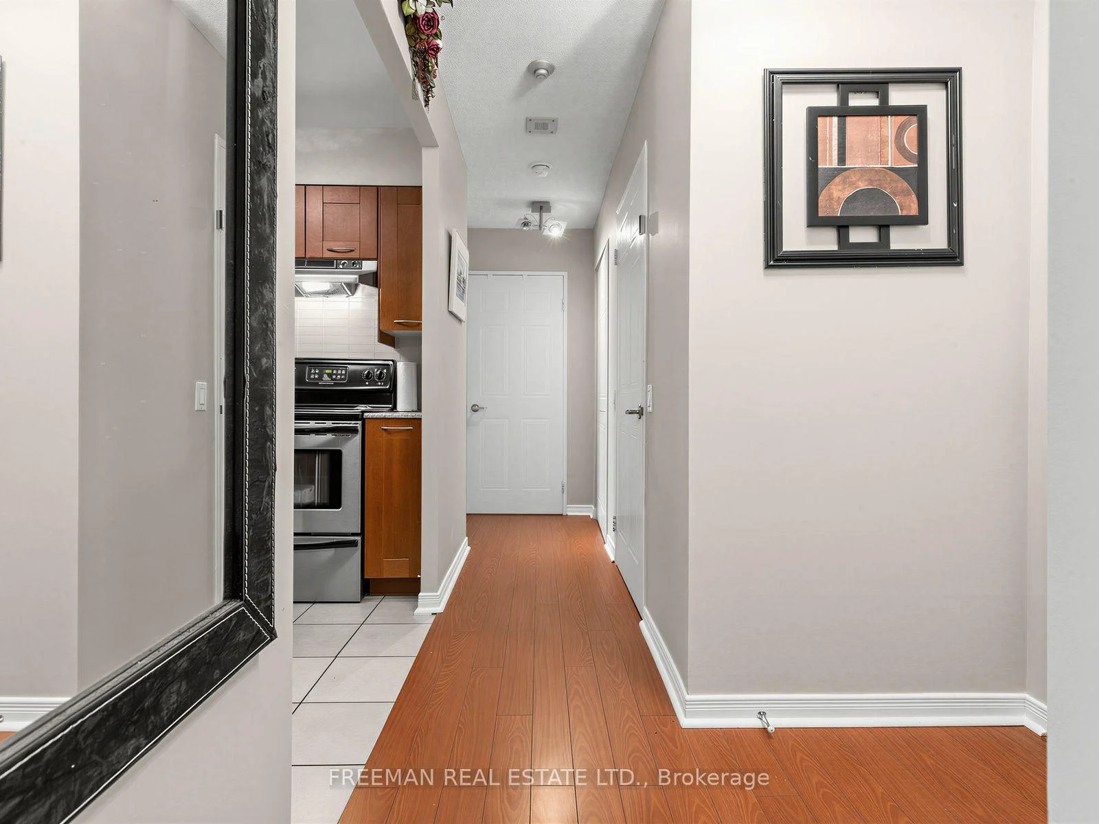 Photo 9 of Unit 910, 11 Thorncliffe Park Drive, Toronto, Thorncliffe Park — HOMEH