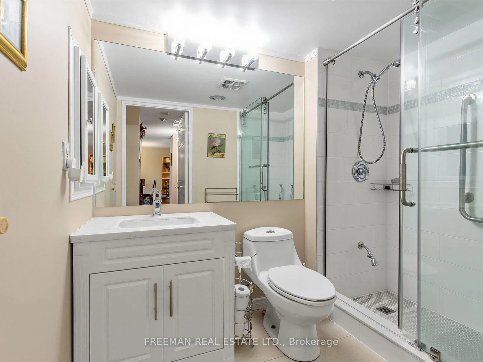 Photo 14 of Unit 910, 11 Thorncliffe Park Drive, Toronto, Thorncliffe Park — HOMEH