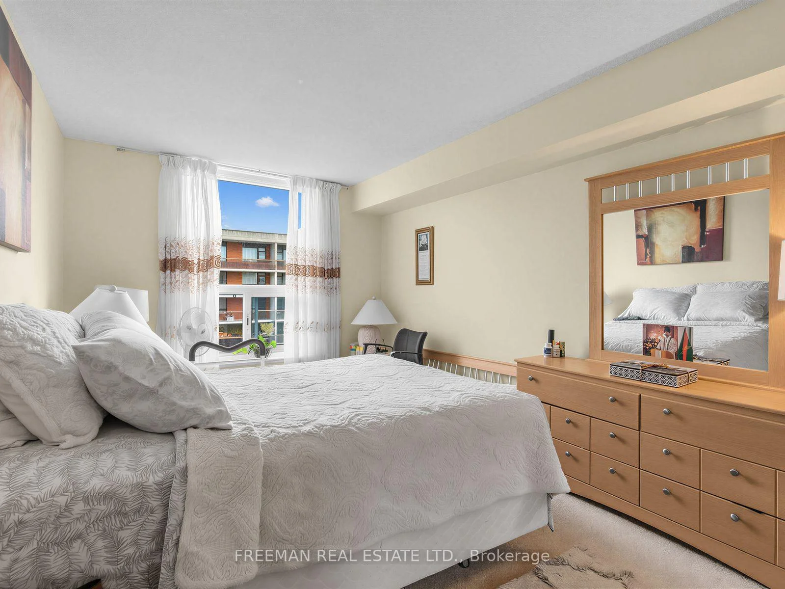 Photo 15 of Unit 910, 11 Thorncliffe Park Drive, Toronto, Thorncliffe Park — HOMEH