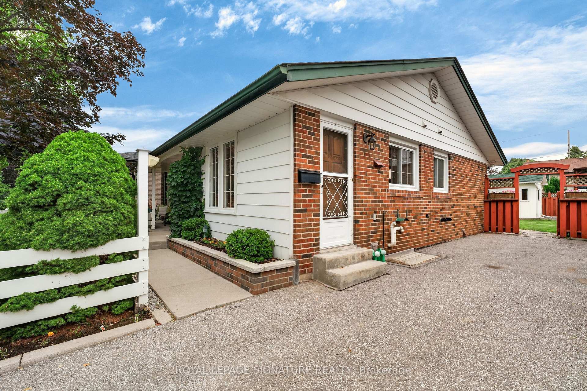Photo 3 of 150 Clements Road E, Ajax, South East — HOMEH