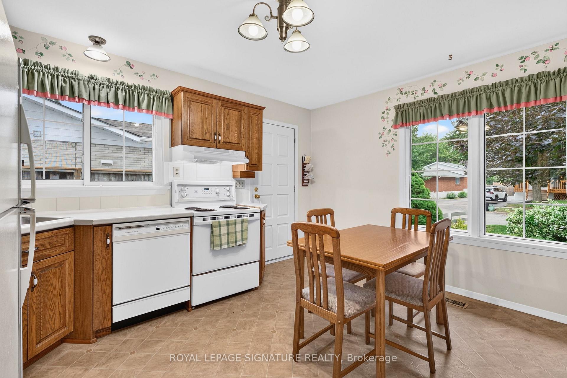 Photo 8 of 150 Clements Road E, Ajax, South East — HOMEH