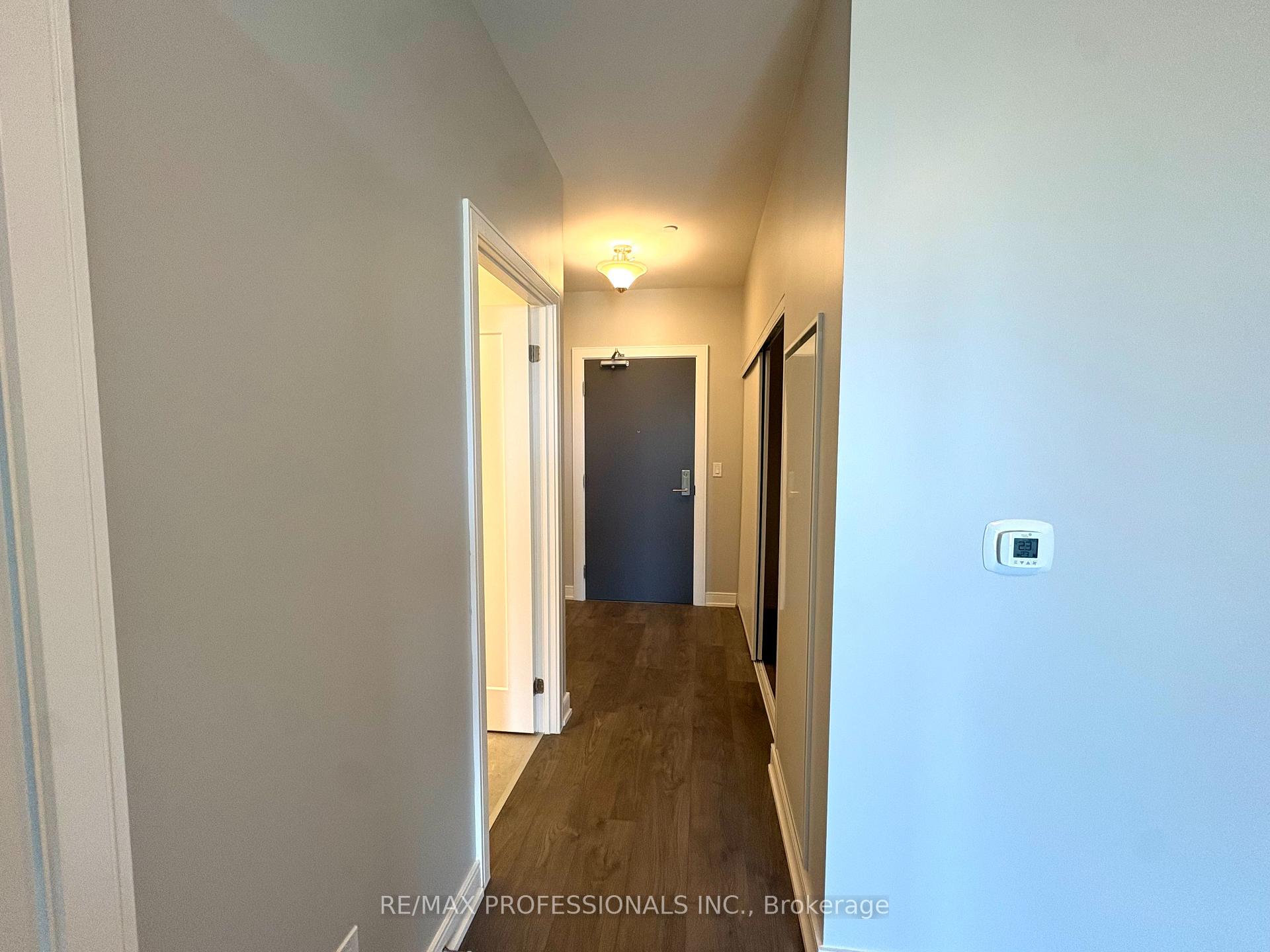 Photo 7 of Unit B1402, 693 Davis Road, Newmarket, Huron Heights-Leslie Valley — HOMEH