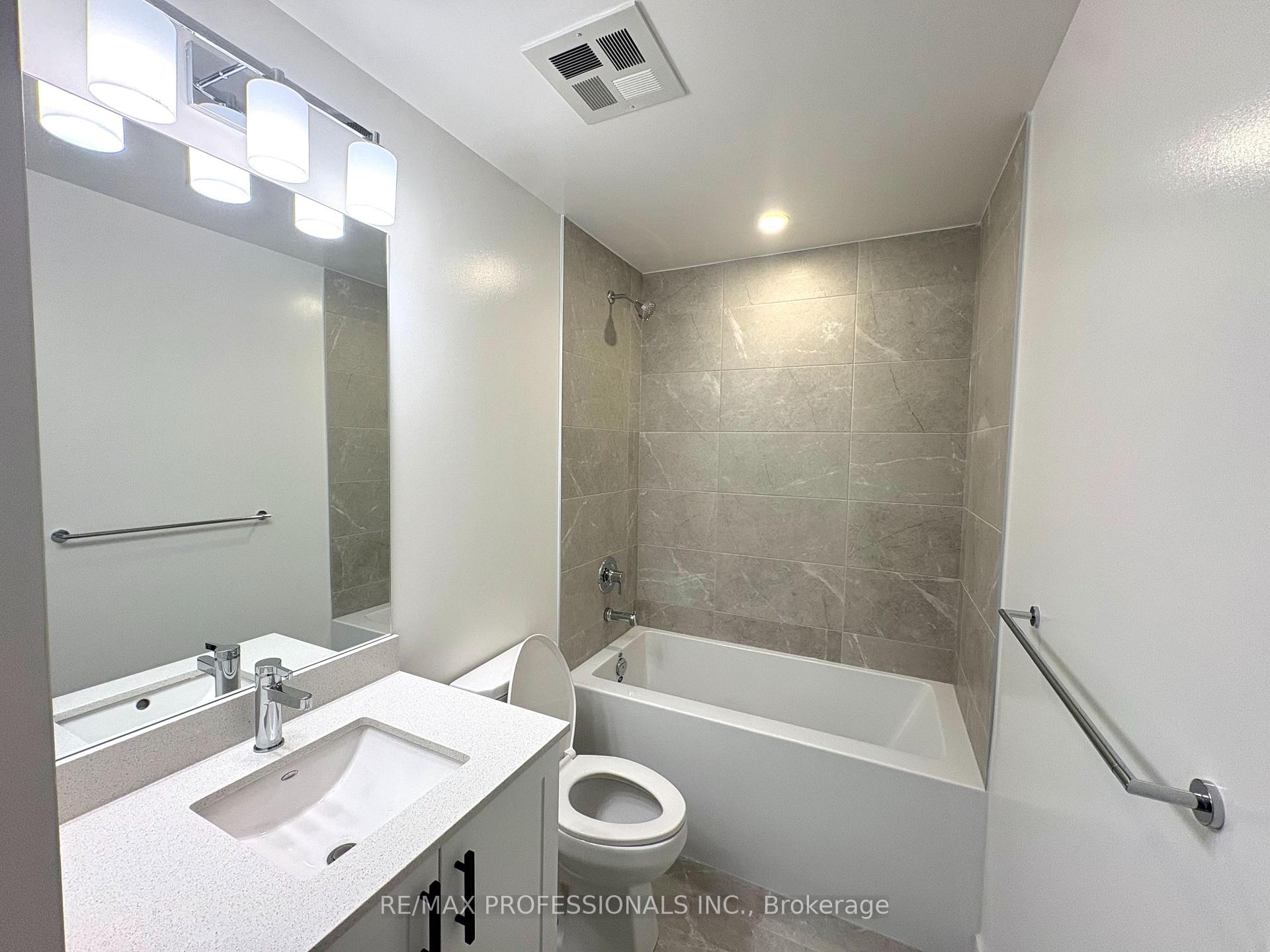 Photo 9 of Unit B1402, 693 Davis Road, Newmarket, Huron Heights-Leslie Valley — HOMEH