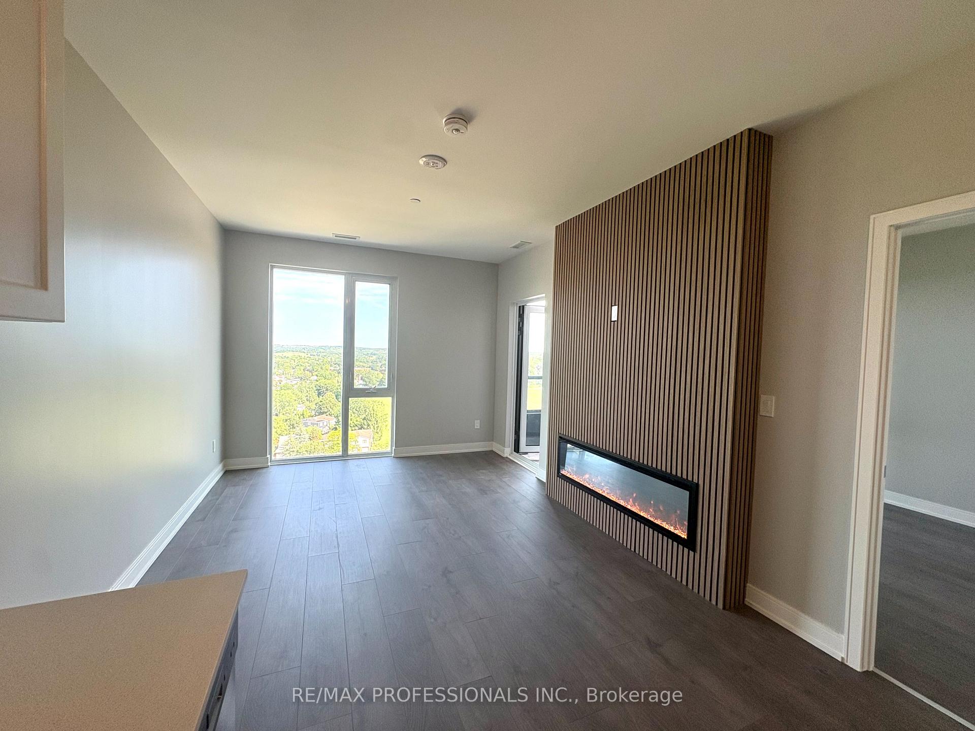 Photo 14 of Unit B1402, 693 Davis Road, Newmarket, Huron Heights-Leslie Valley — HOMEH