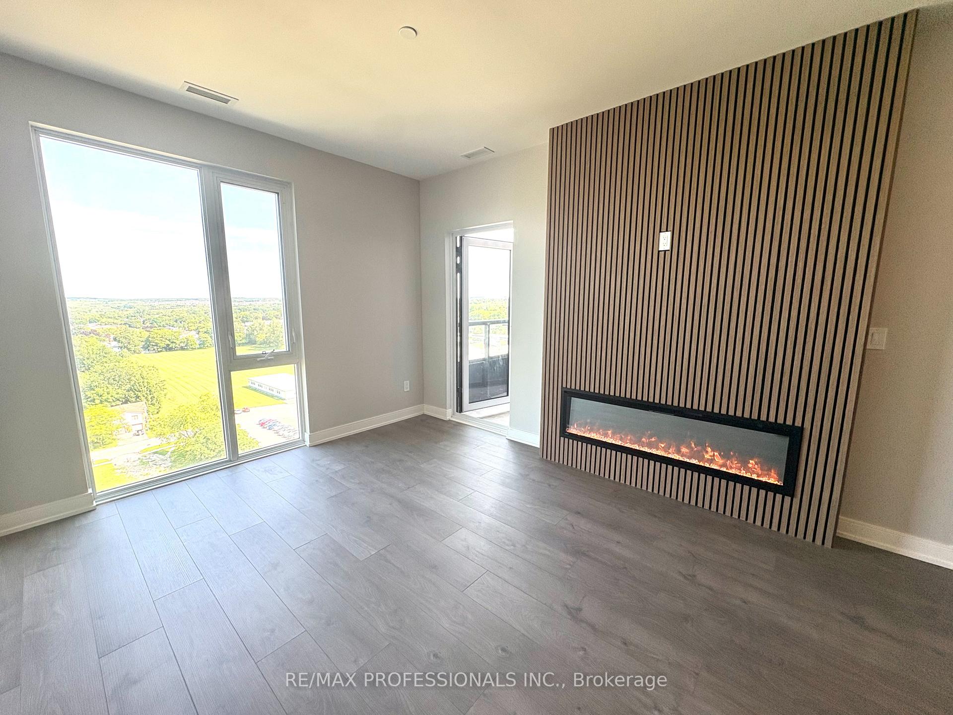Photo 15 of Unit B1402, 693 Davis Road, Newmarket, Huron Heights-Leslie Valley — HOMEH