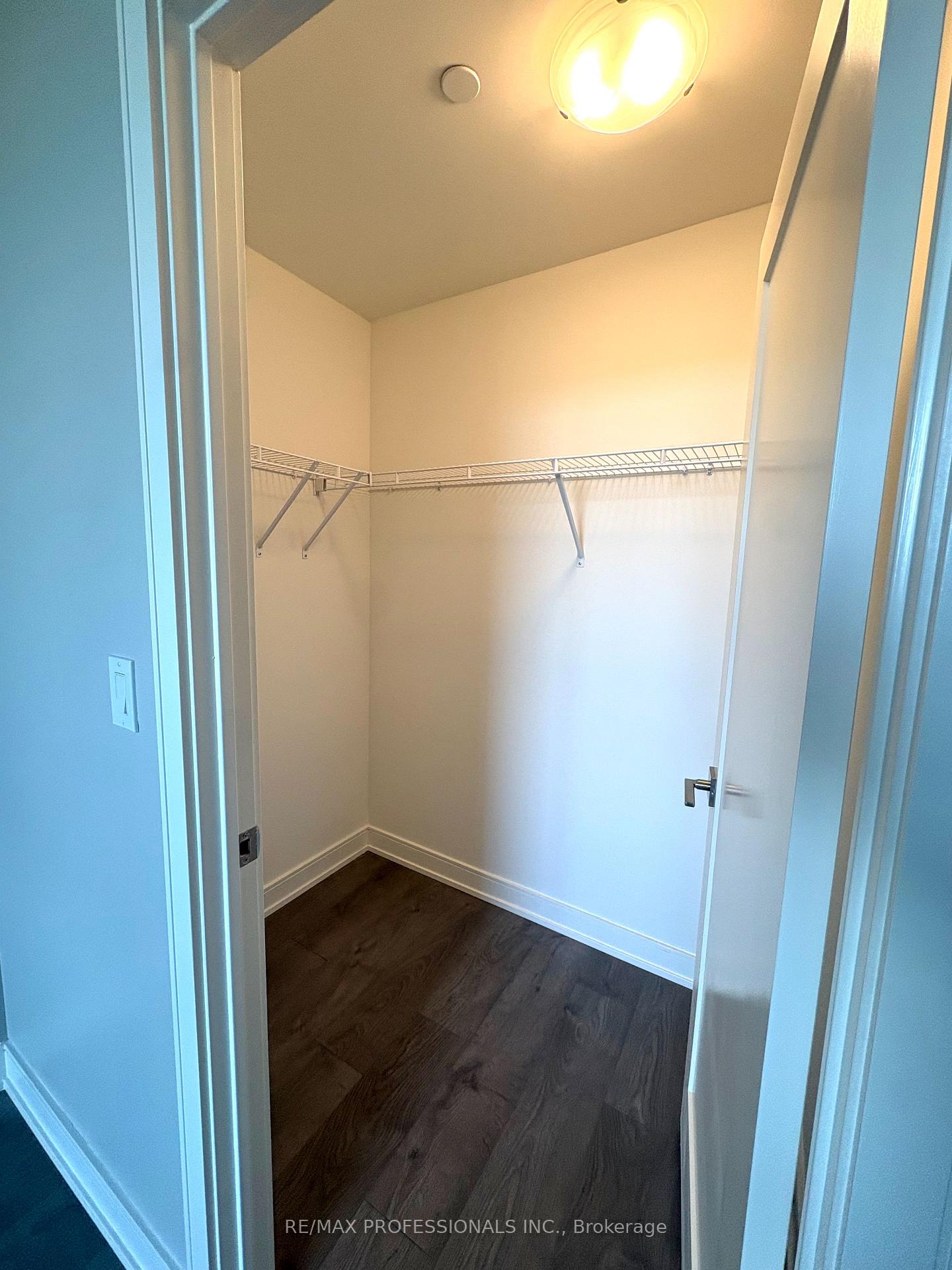 Photo 18 of Unit B1402, 693 Davis Road, Newmarket, Huron Heights-Leslie Valley — HOMEH