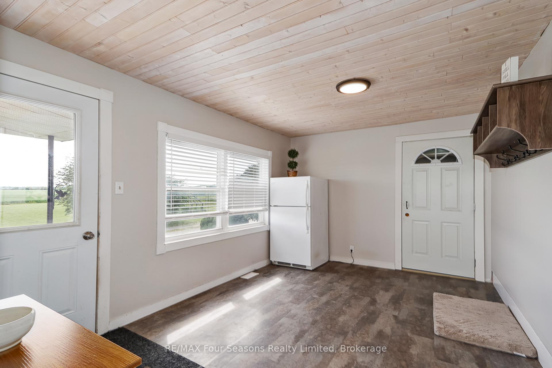 Photo 9 of 5803 26 Highway, Clearview, Rural Clearview — HOMEH