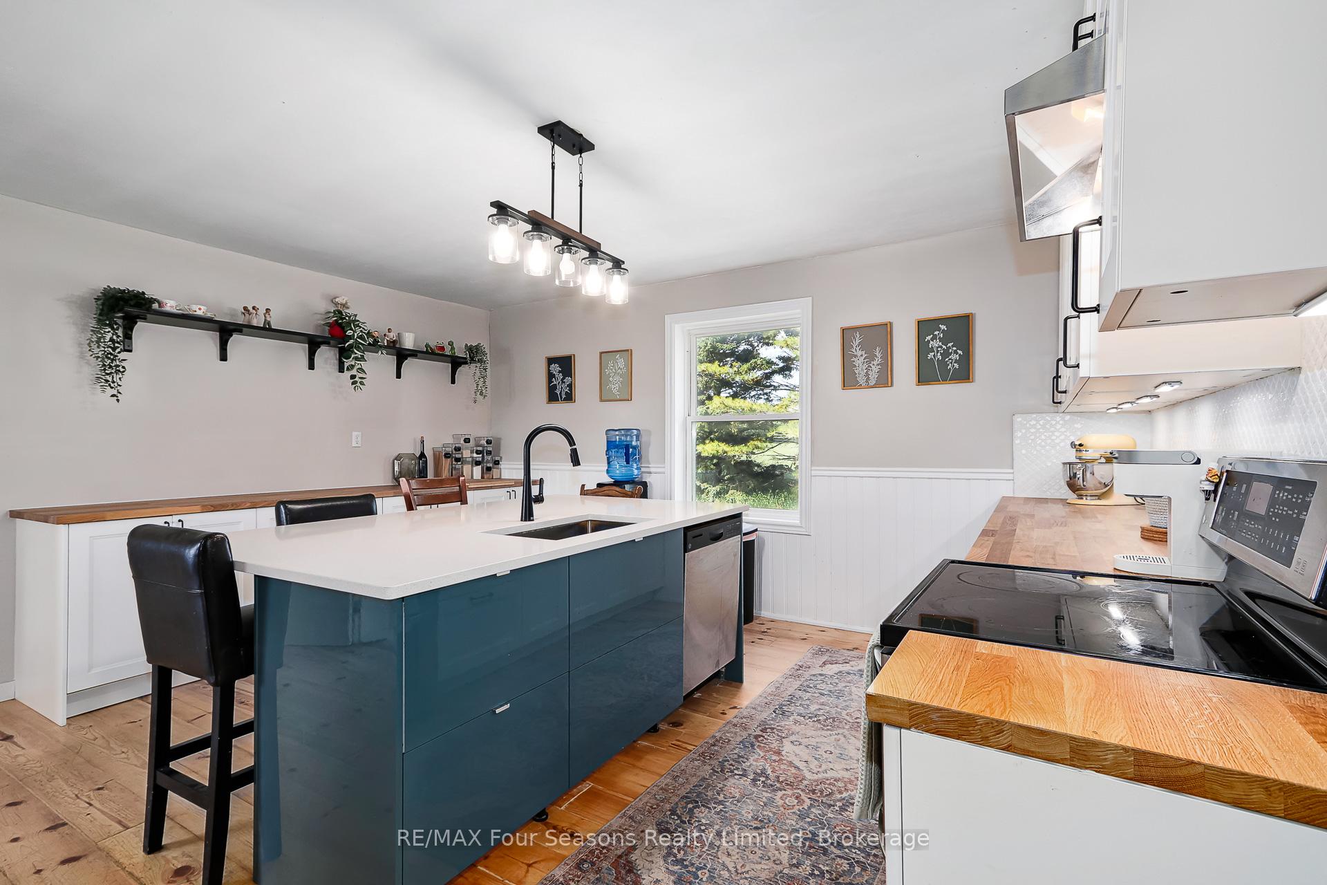Photo 11 of 5803 26 Highway, Clearview, Rural Clearview — HOMEH