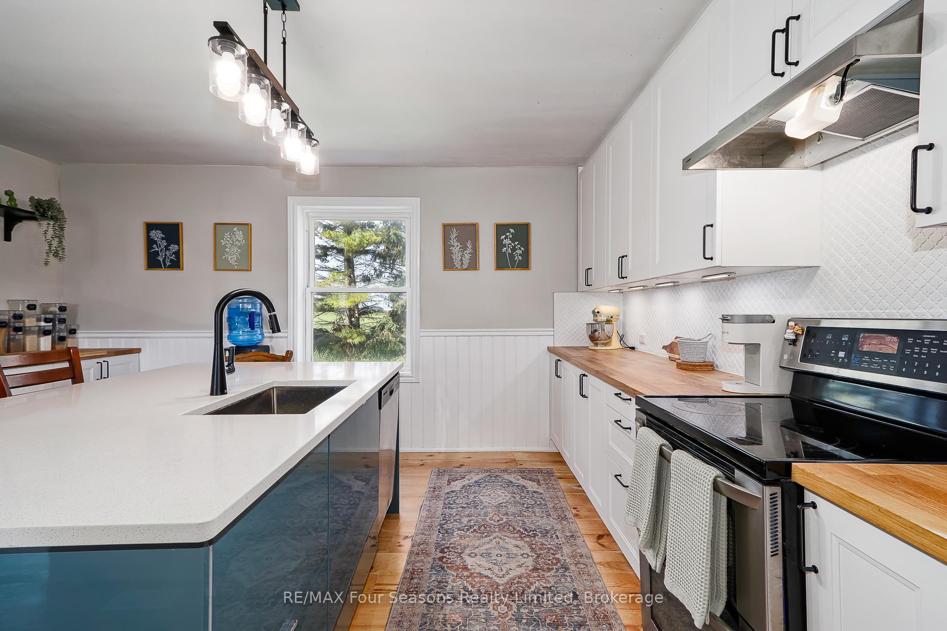 Photo 12 of 5803 26 Highway, Clearview, Rural Clearview — HOMEH