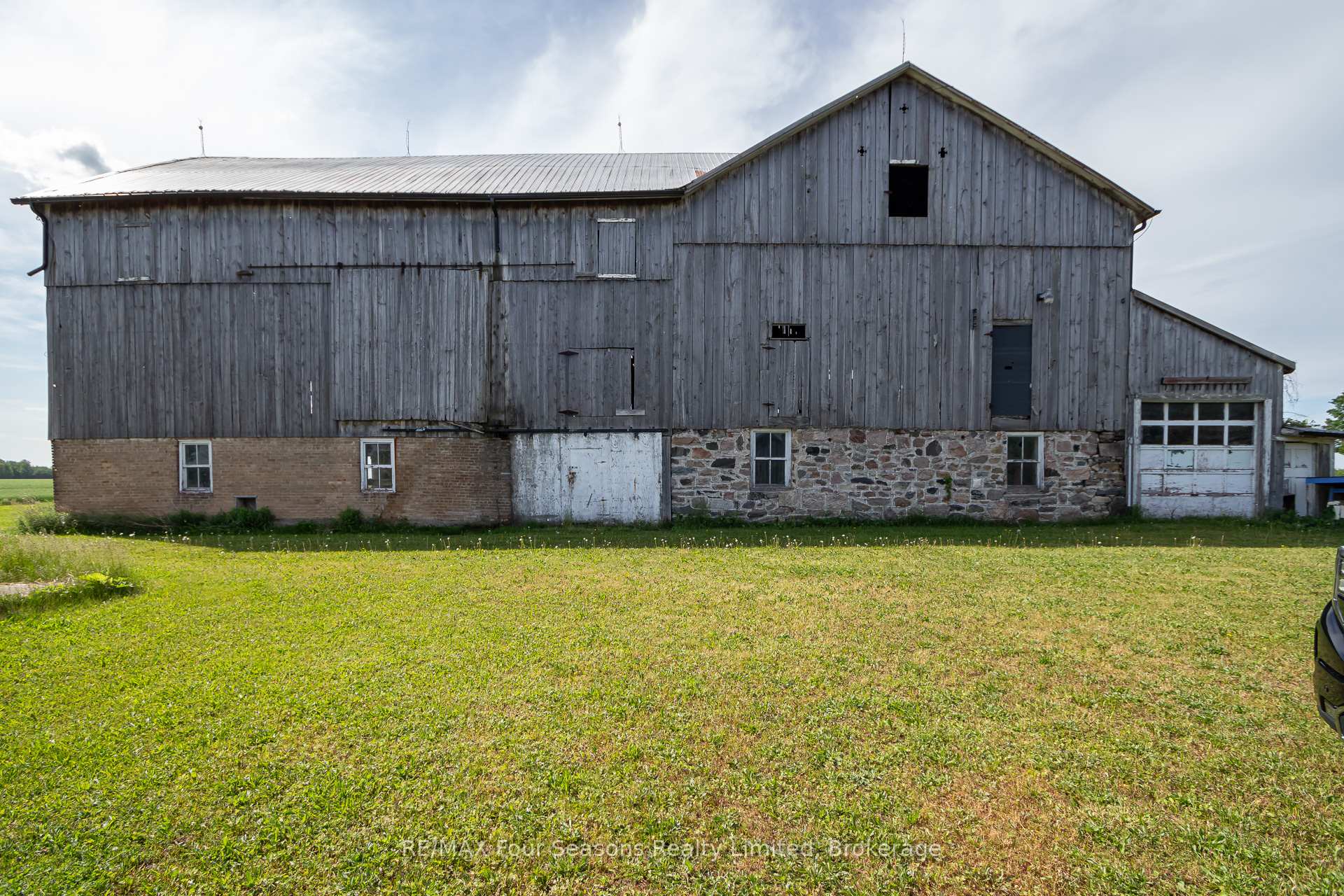 Photo 33 of 5803 26 Highway, Clearview, Rural Clearview — HOMEH