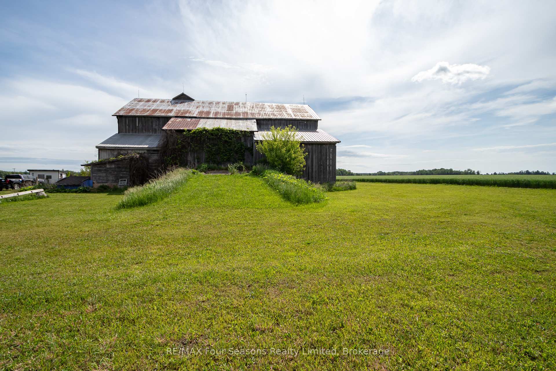 Photo 34 of 5803 26 Highway, Clearview, Rural Clearview — HOMEH