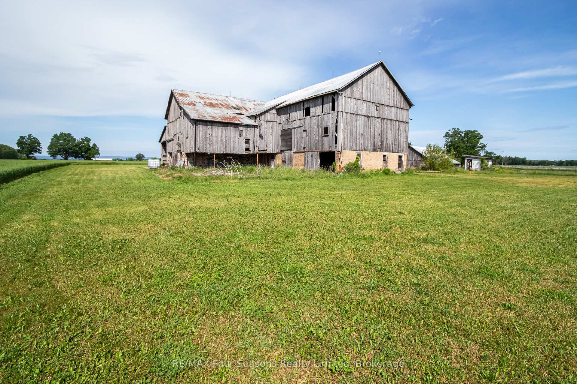 Photo 35 of 5803 26 Highway, Clearview, Rural Clearview — HOMEH