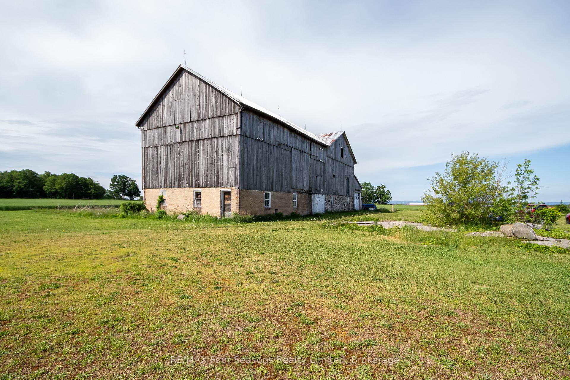 Photo 36 of 5803 26 Highway, Clearview, Rural Clearview — HOMEH
