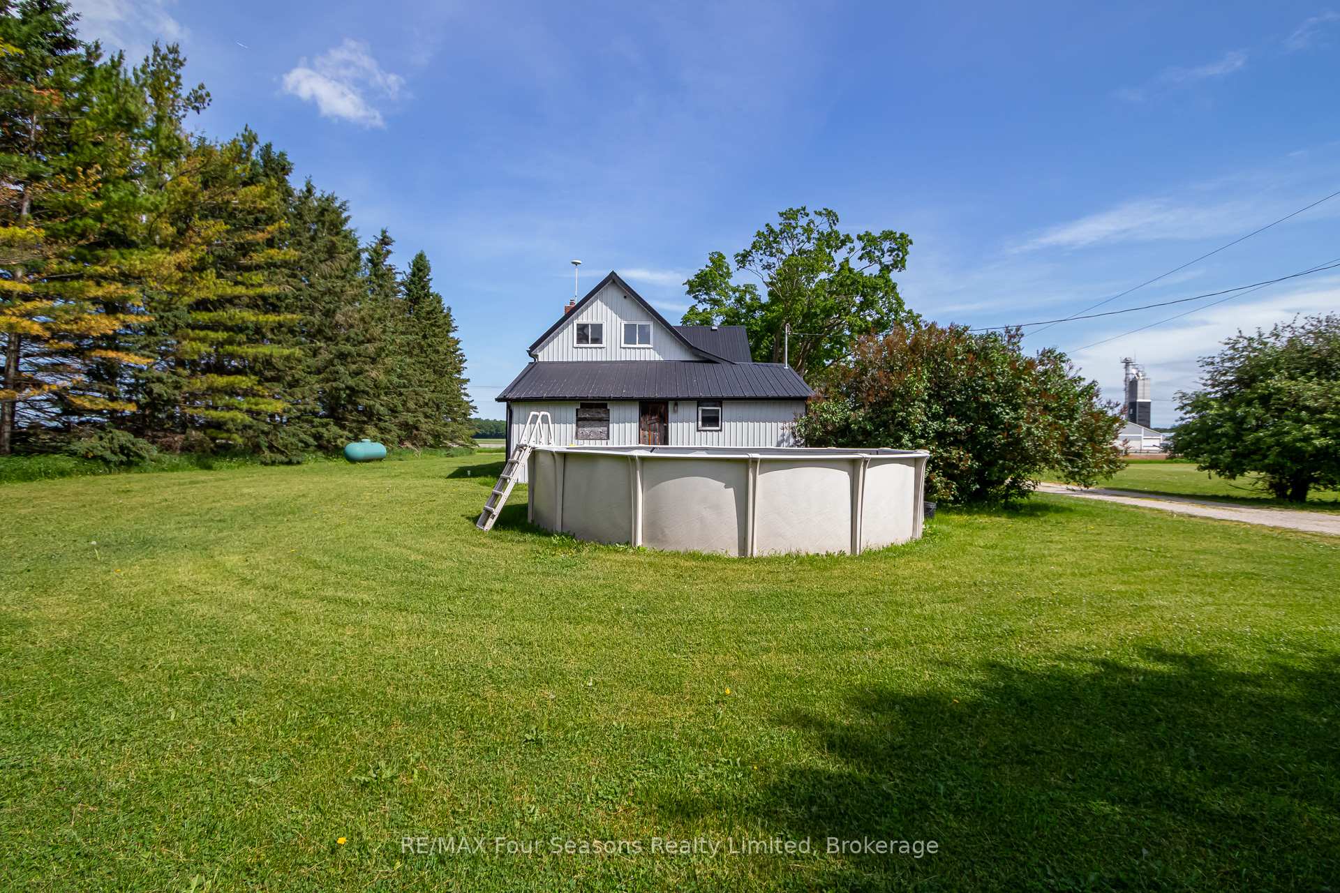 Photo 42 of 5803 26 Highway, Clearview, Rural Clearview — HOMEH