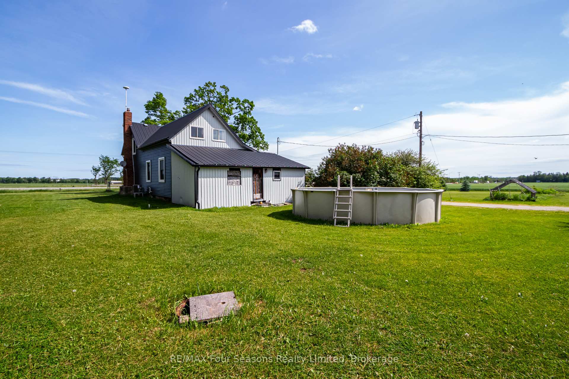 Photo 43 of 5803 26 Highway, Clearview, Rural Clearview — HOMEH