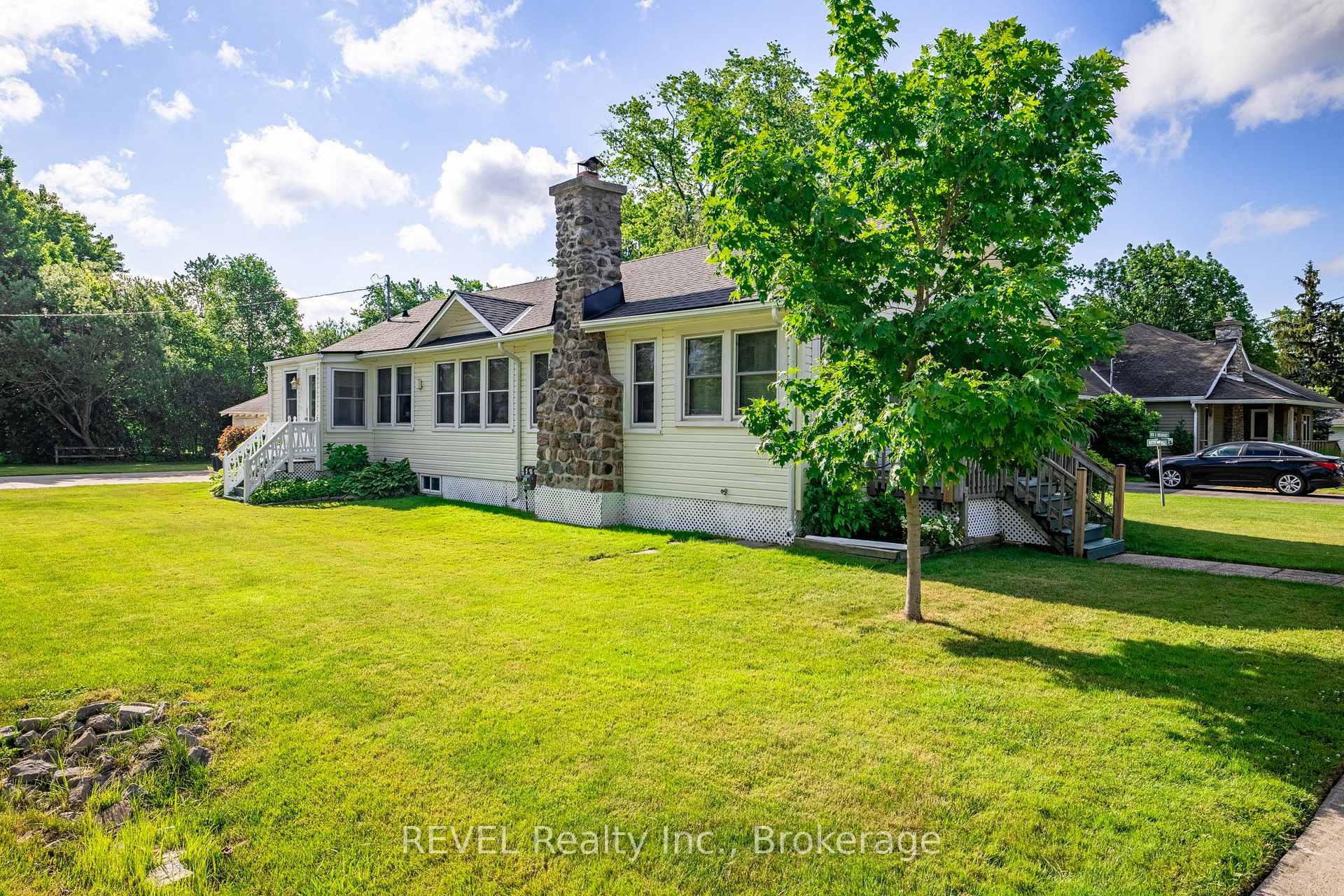 Photo 4 of 70 Bernard Avenue, Fort Erie, Ridgeway — HOMEH