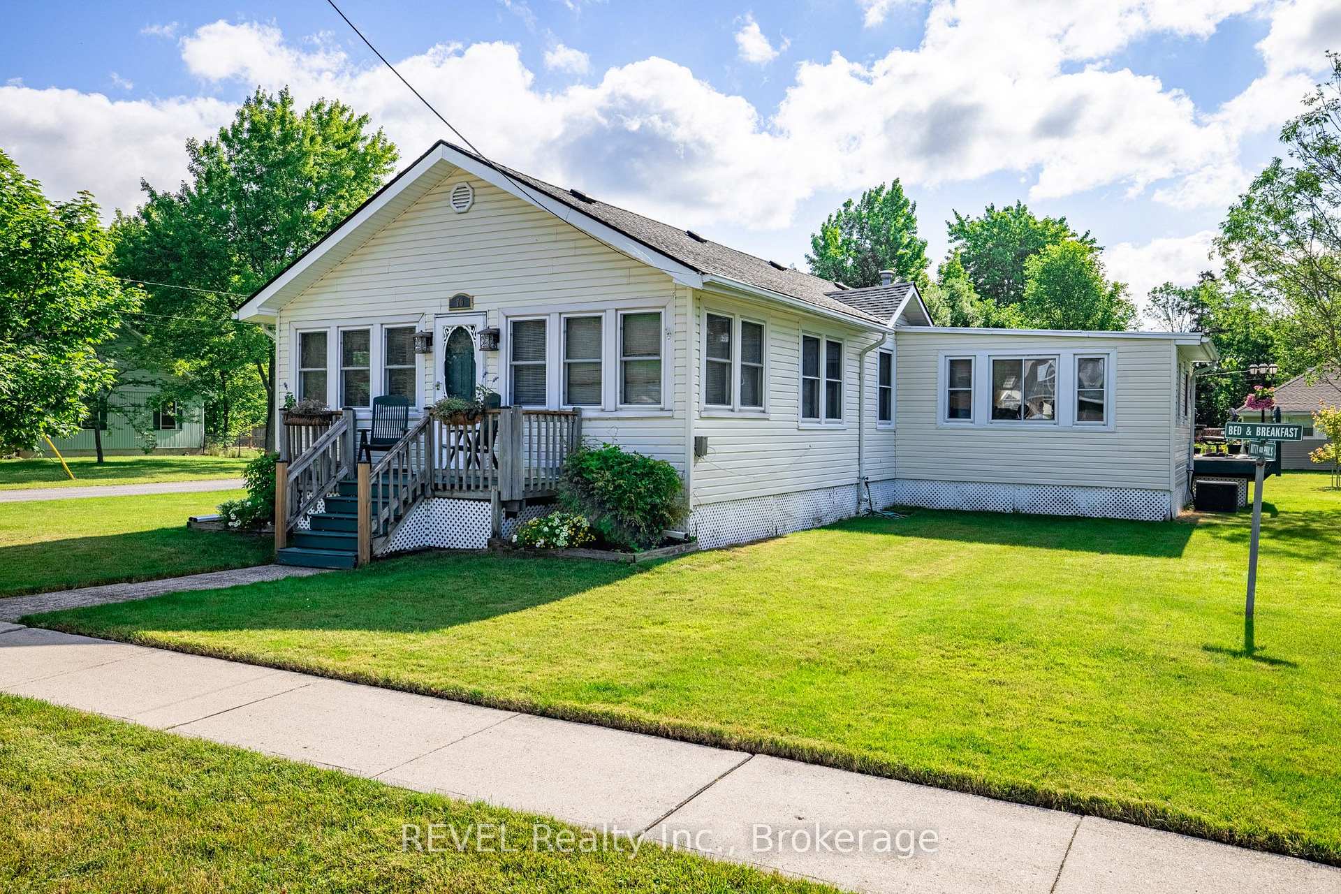 Photo 7 of 70 Bernard Avenue, Fort Erie, Ridgeway — HOMEH