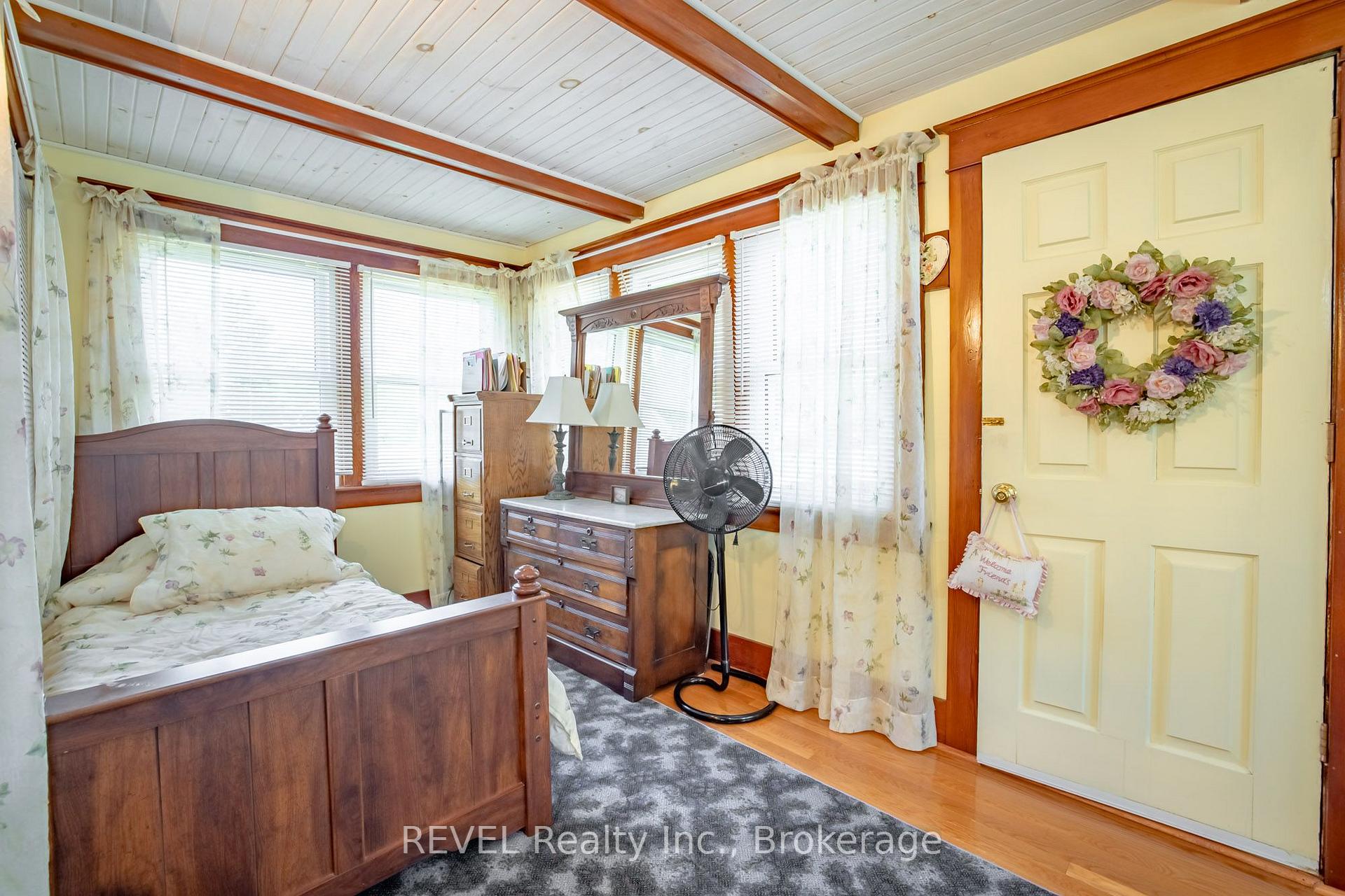 Photo 13 of 70 Bernard Avenue, Fort Erie, Ridgeway — HOMEH