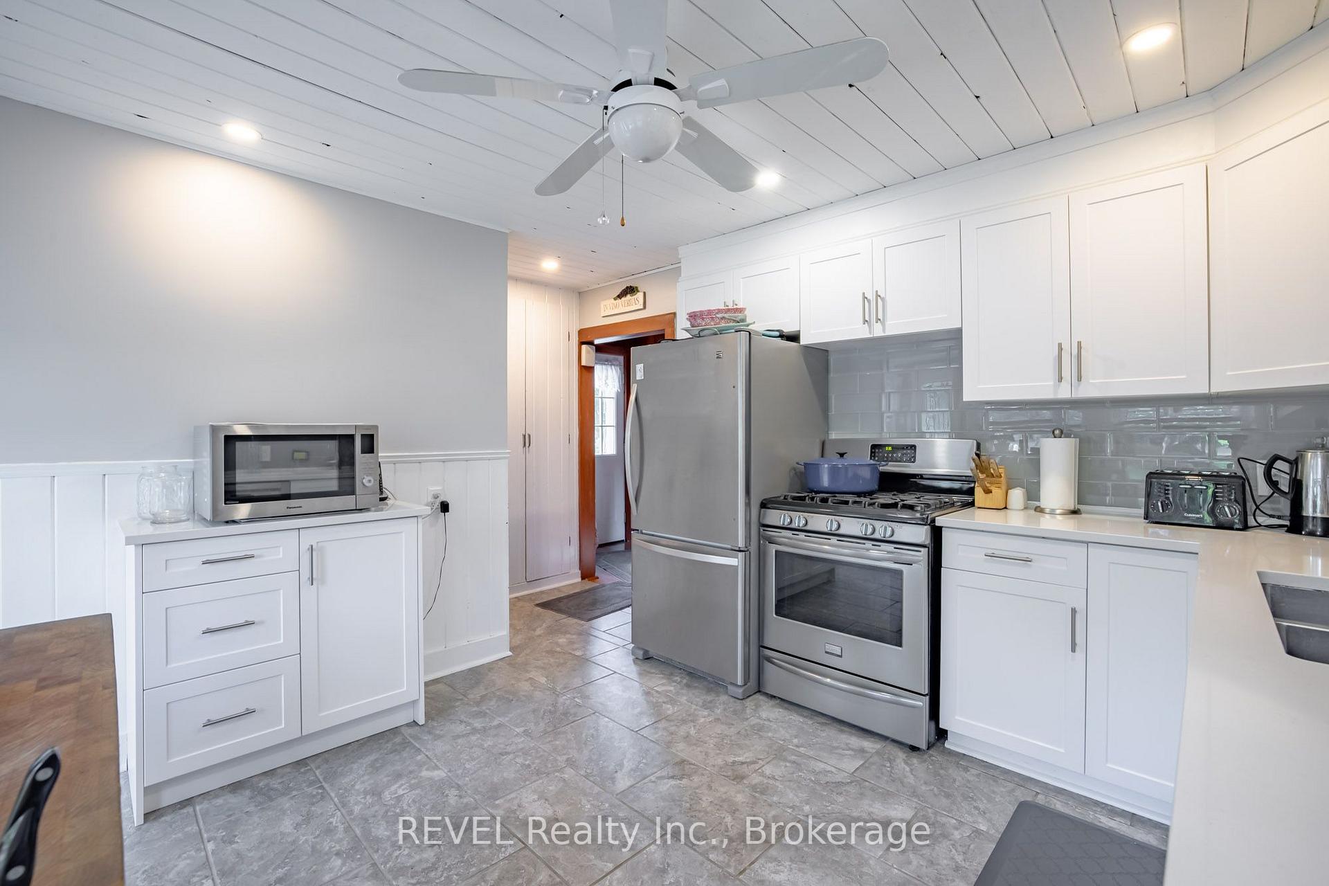 Photo 9 of 70 Bernard Avenue, Fort Erie, Ridgeway — HOMEH