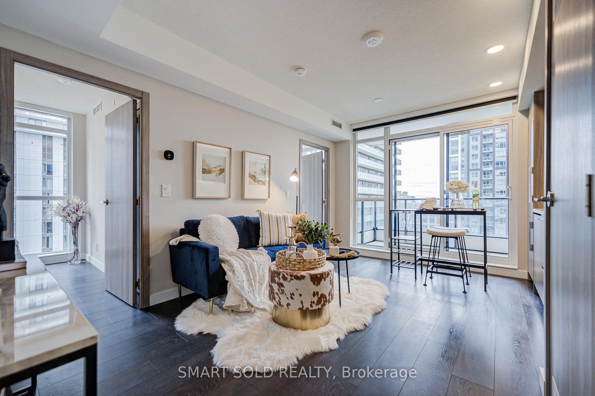Front of Unit 2507, 38 Widmer Street