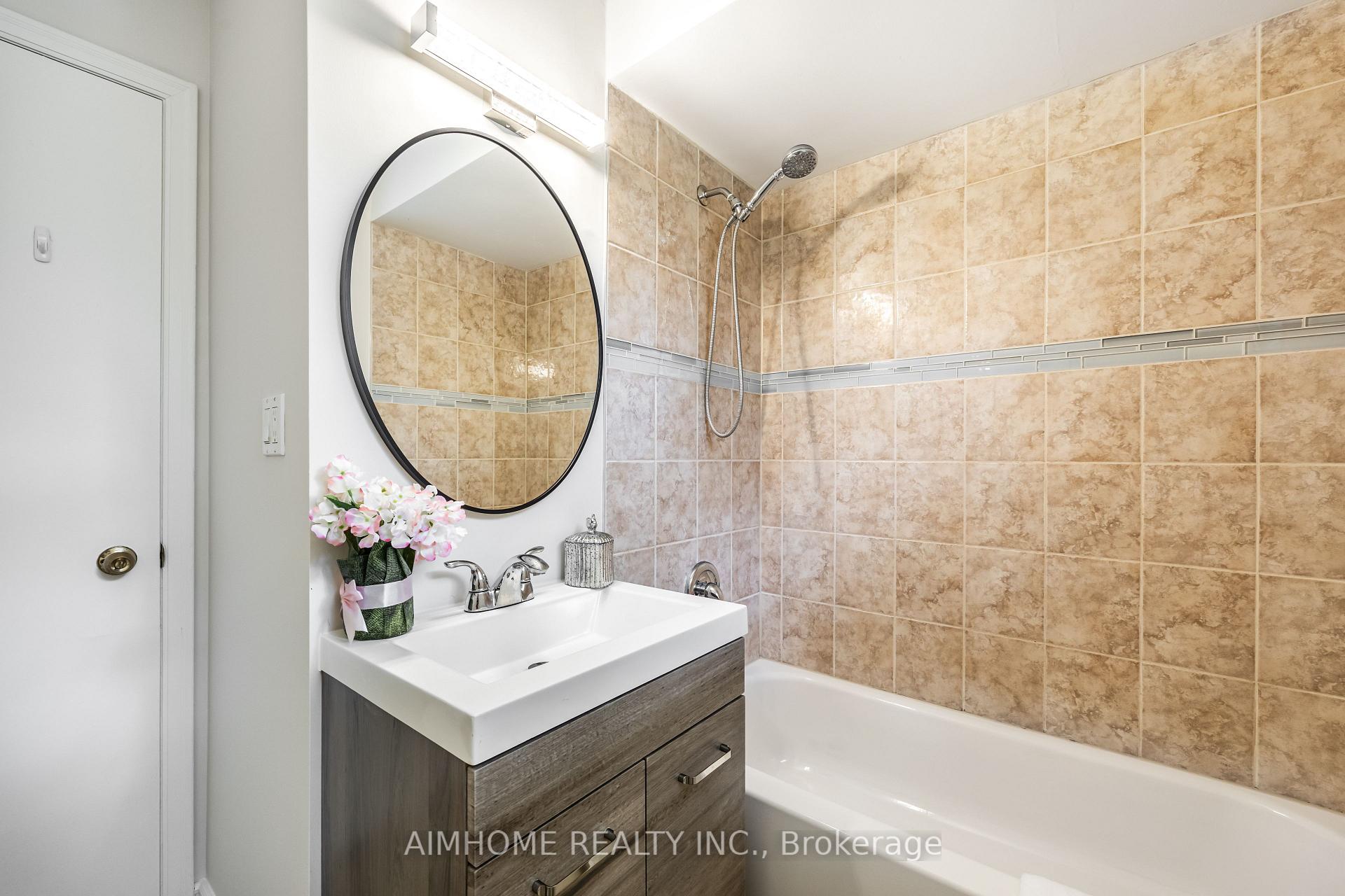 Photo 16 of 471 Cummer Avenue, North York, Newtonbrook East — HOMEH