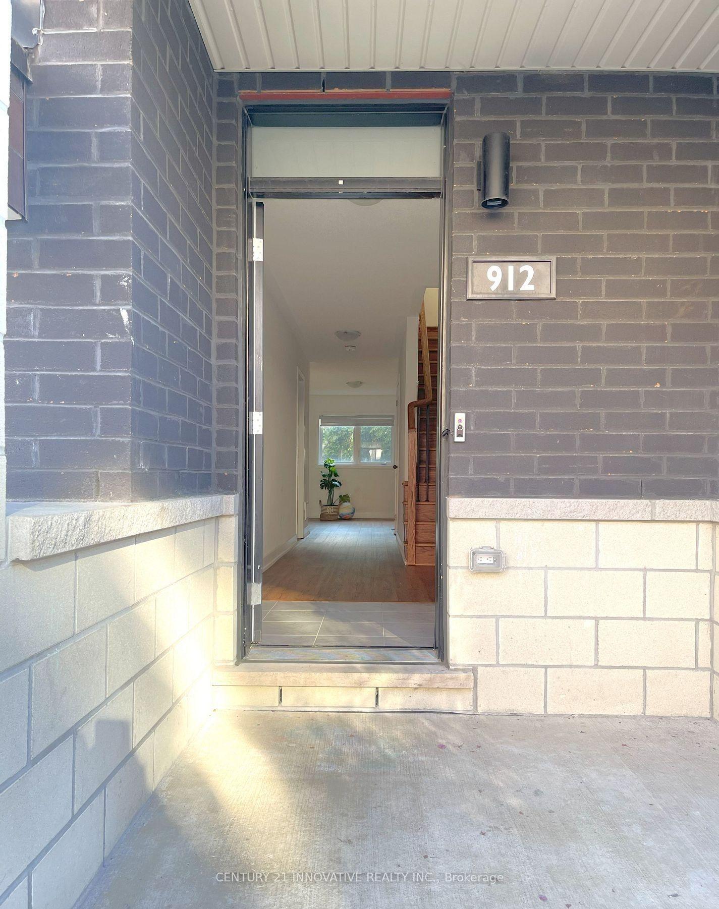 Photo 6 of 912 Kicking Horse Path, Oshawa, McLaughlin — HOMEH