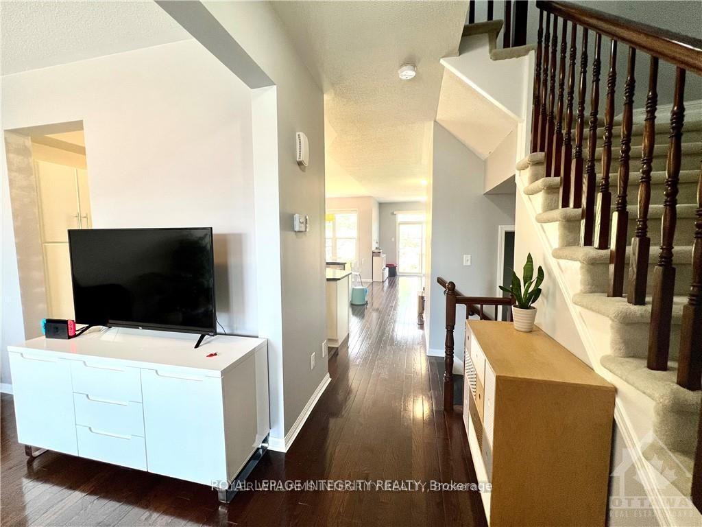 Photo 11 of 140 Battersea Crescent, Ottawa, Kanata - Kanata Lakes/Heritage Hills — HOMEH