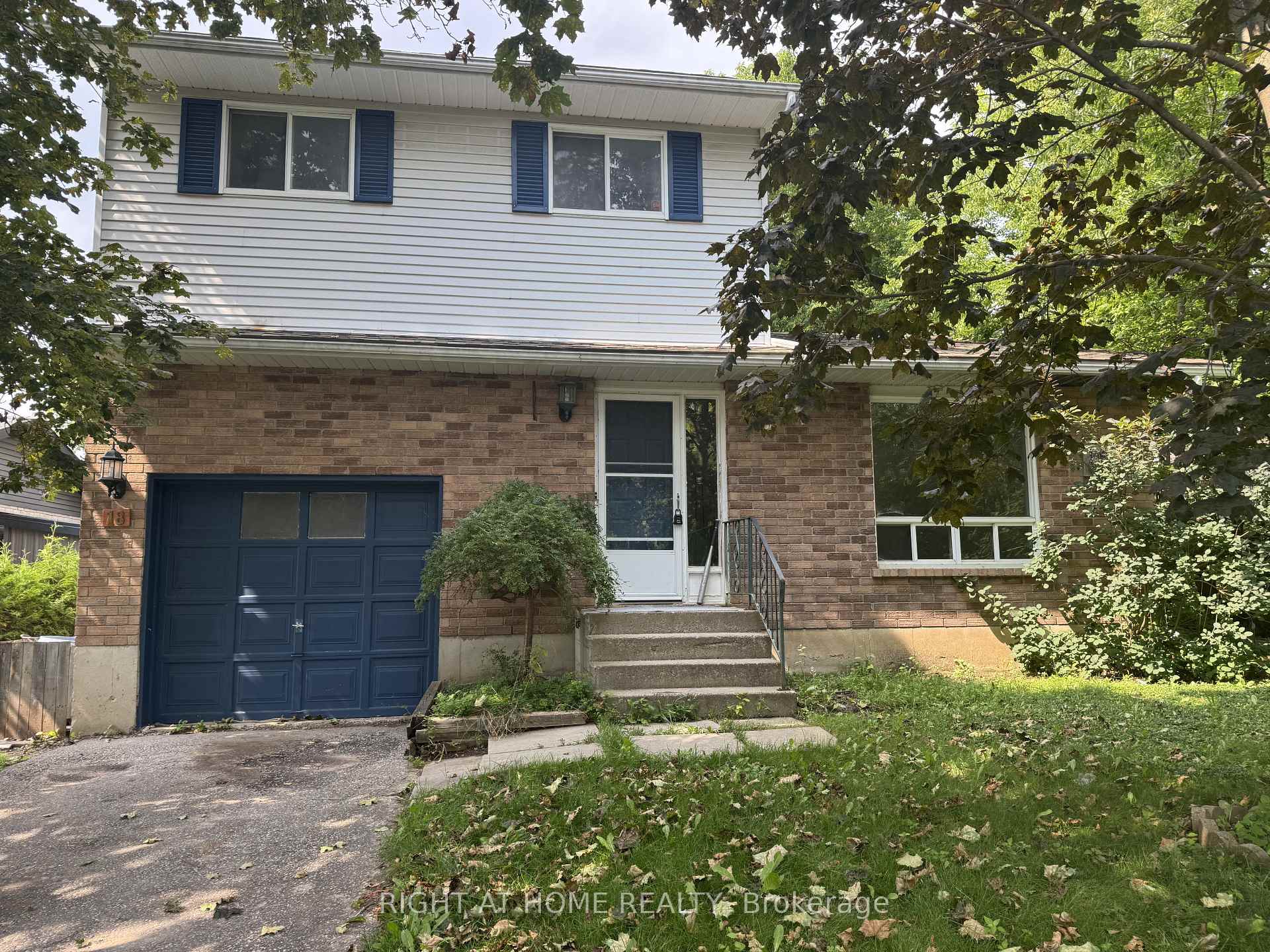 Photo 1 of 18 Annamaria Drive, Georgina, Keswick North — HOMEH