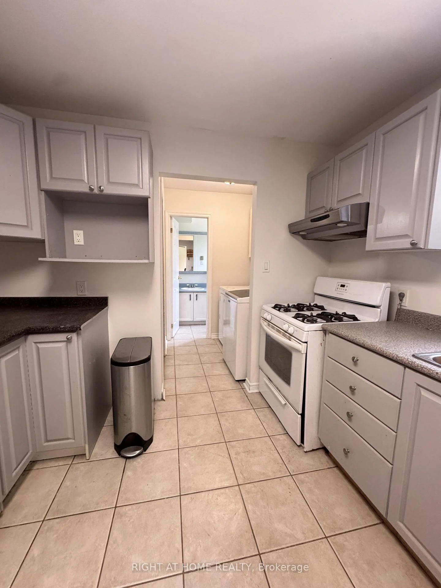 Photo 6 of 18 Annamaria Drive, Georgina, Keswick North — HOMEH