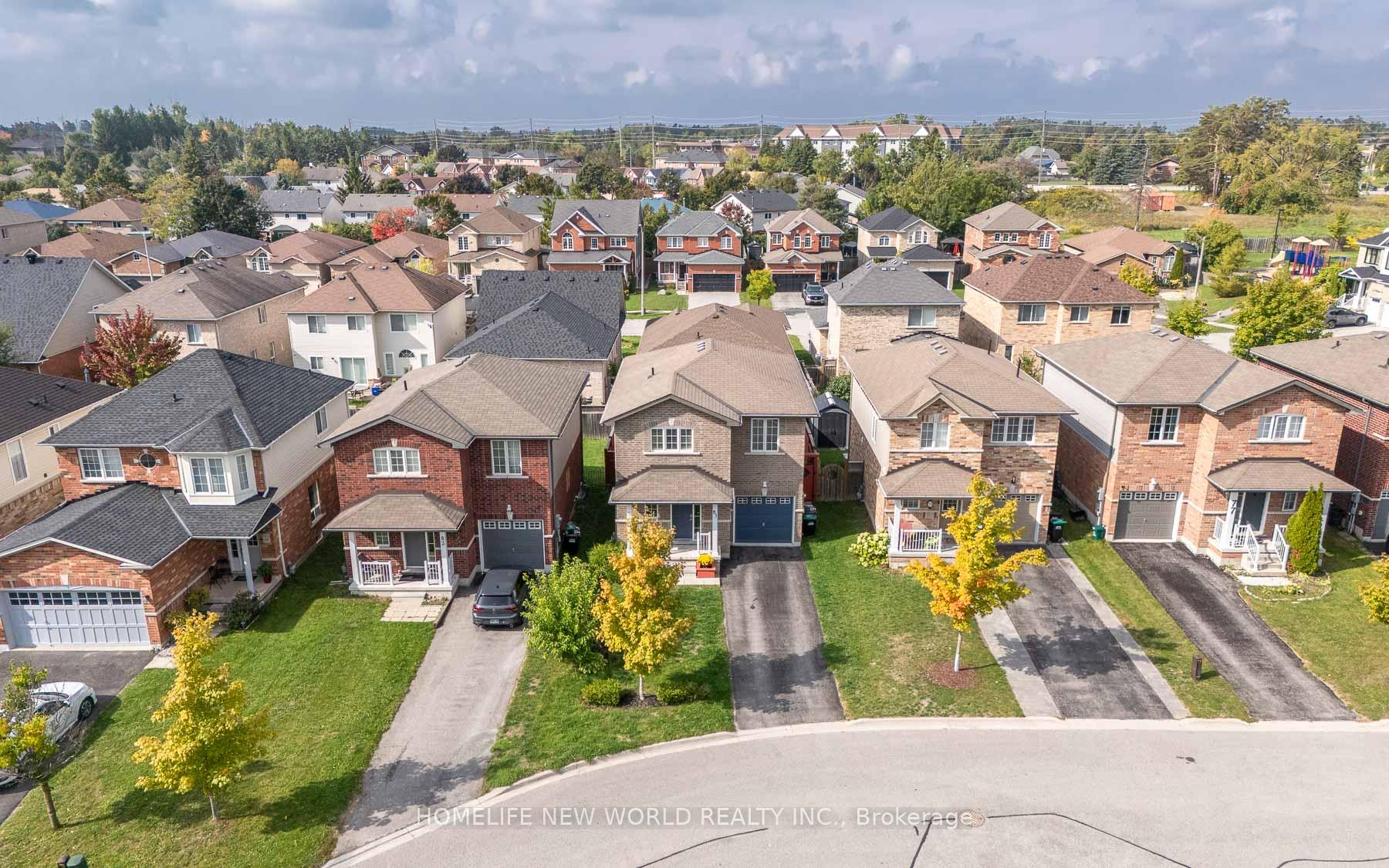 Photo 36 of 81 White Crescent, Barrie, Holly — HOMEH