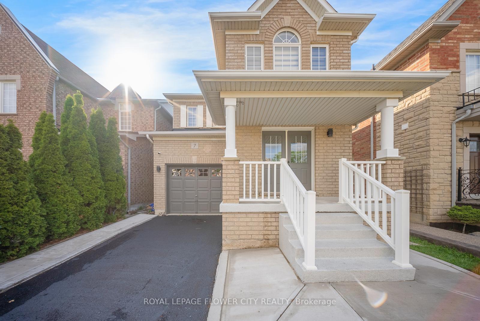 Photo 1 of 7 Penbridge Circle, Brampton, Fletcher's Meadow — HOMEH